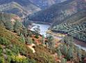 10161_06_10_2011_mariposa_bagby_pass_california_autumn_fall_color_tree_forest_river_valley_scenic_outlook_panoramic_landscape_photography_panorama_landschaft_2_8623x6309