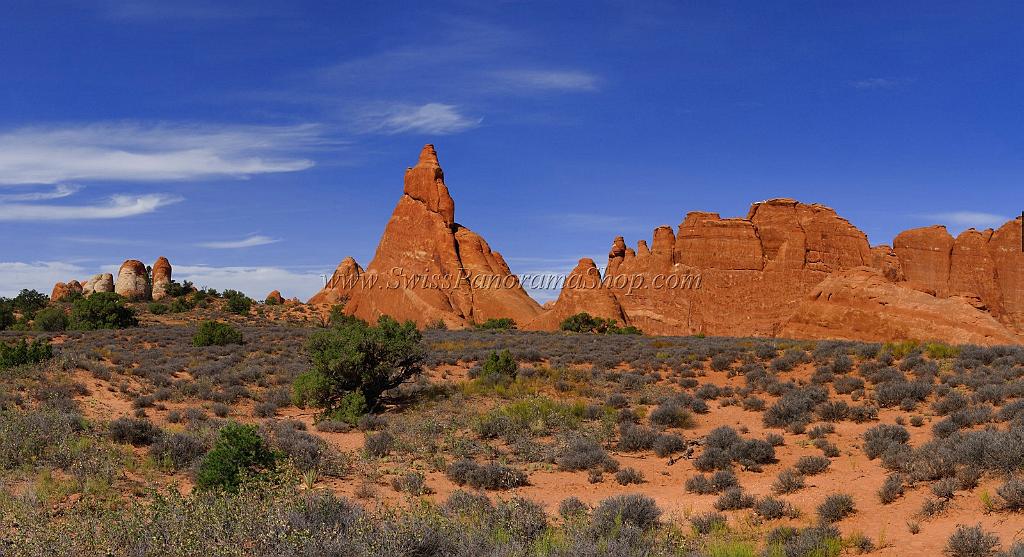 14020_10_10_2012_moab_arches_national_park_sand_dune_arch_utah_red_rock_formation_sand_desert_autum_fall_color_panoramic_landscape_photography_57_11789x6421.jpg