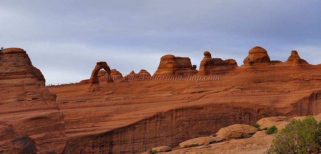 14058_10_10_2012_moab_arches_national_park_delicate_arch_red_rock_formation_sand_desert_autum_fall_color_panoramic_landscape_photography_95_16634x7974.jpg