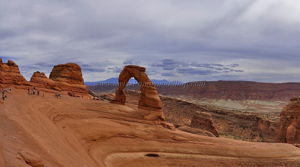14102_11_10_2012_moab_arches_national_park_delicate_arch_trail_red_rock_formation_sand_desert_autum_fall_color_panoramic_landscape_photography_37_11850x6581.jpg