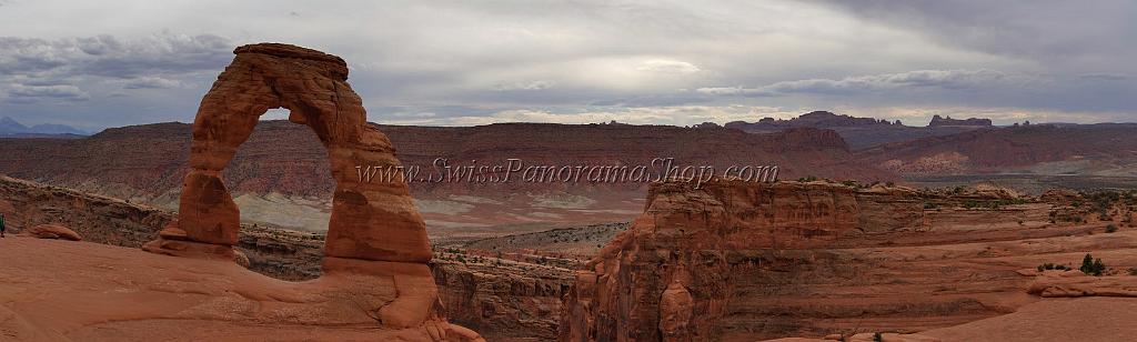 14114_11_10_2012_moab_arches_national_park_delicate_arch_trail_red_rock_formation_sand_desert_autum_fall_color_panoramic_landscape_photography_49_23175x6988.jpg