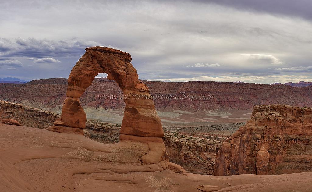 14115_11_10_2012_moab_arches_national_park_delicate_arch_trail_red_rock_formation_sand_desert_autum_fall_color_panoramic_landscape_photography_50_15732x9677.jpg