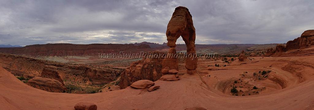 14129_11_10_2012_moab_arches_national_park_delicate_arch_trail_red_rock_formation_sand_desert_autum_fall_color_panoramic_landscape_photography_66_19333x6772.jpg
