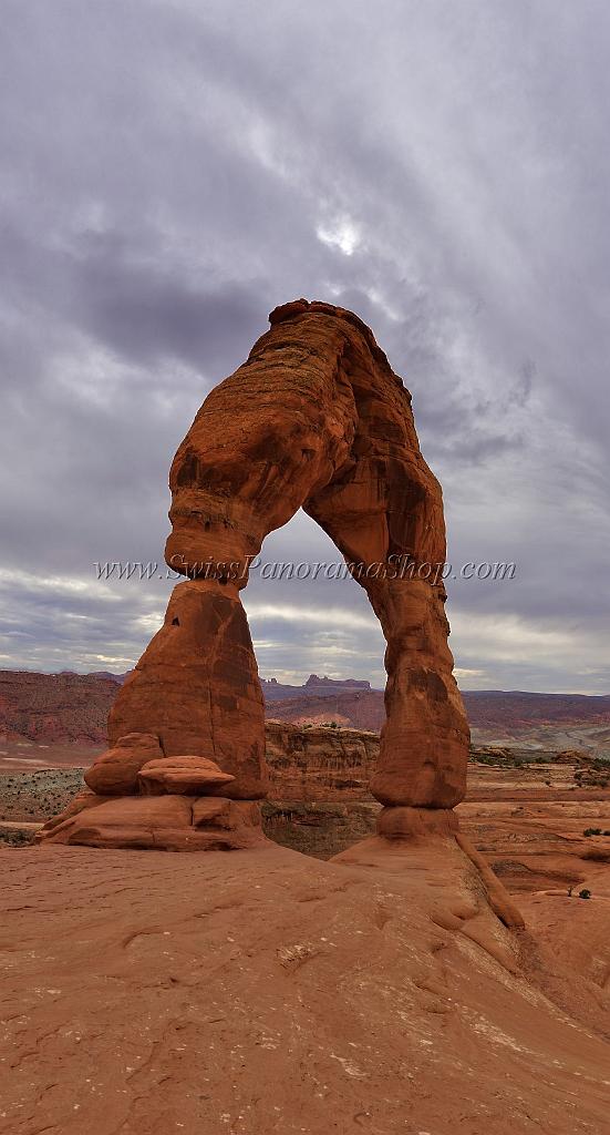 14133_11_10_2012_moab_arches_national_park_delicate_arch_trail_red_rock_formation_sand_desert_autum_fall_color_panoramic_landscape_photography_70_4951x9202.jpg