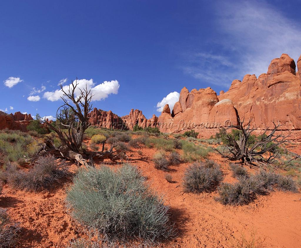 8144_04_10_2010_moab_arches_national_park_fiery_furnace_sand_dune_arch_utah_red_rock_formation_sand_desert_autum_fall_color_panoramic_landscape_photography_67_6405x5283.jpg