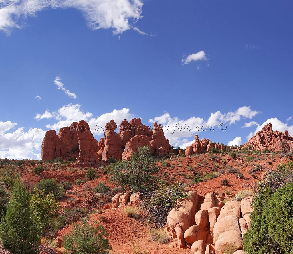 8156_04_10_2010_moab_arches_national_park_fiery_furnace_sand_dune_arch_utah_red_rock_formation_sand_desert_autum_fall_color_panoramic_landscape_photography_79_6368x5520.jpg
