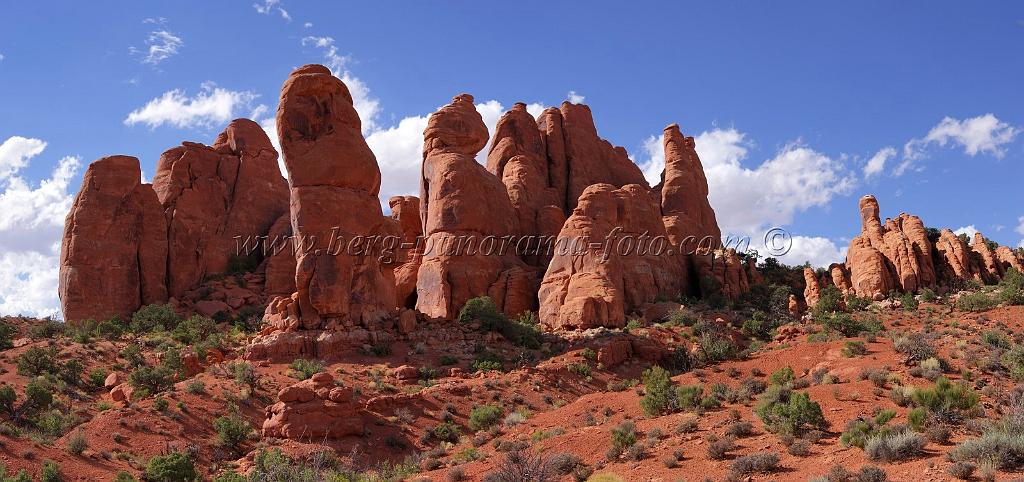 8157_04_10_2010_moab_arches_national_park_fiery_furnace_sand_dune_arch_utah_red_rock_formation_sand_desert_autum_fall_color_panoramic_landscape_photography_80_8710x4100.jpg