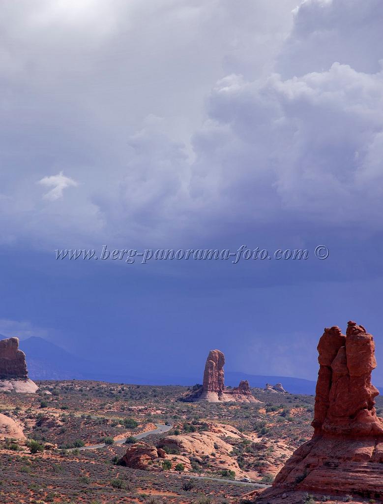 8170_04_10_2010_moab_arches_national_park_garden_of_eden_utah_red_rock_formation_sand_desert_autum_fall_color_panoramic_landscape_photography_55_4132x5430.jpg