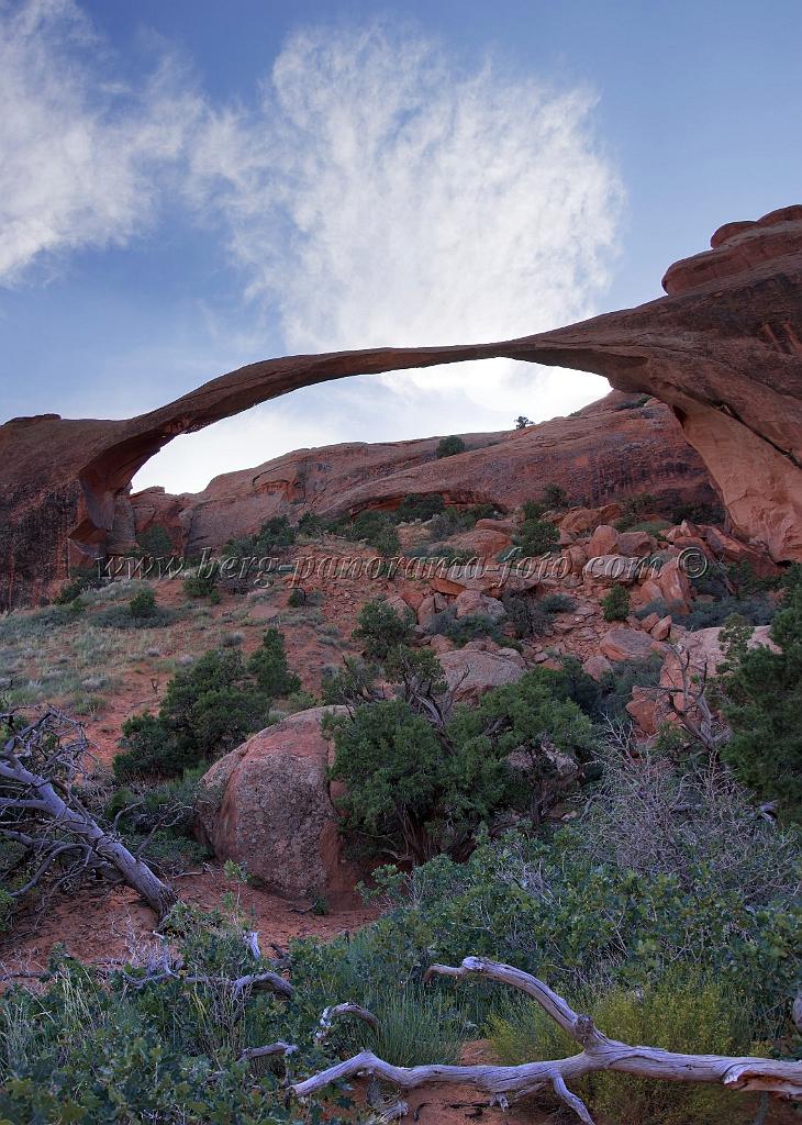 8084_03_10_2010_moab_arches_national_park_partition_arch_utah_red_rock_formation_sand_desert_autum_fall_color_panoramic_landscape_photography_68_4502x6316.jpg