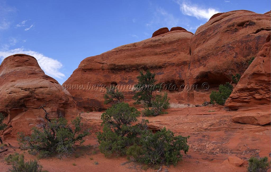 8062_03_10_2010_moab_arches_national_park_navajo_arch_utah_red_rock_formation_sand_desert_autum_fall_color_panoramic_landscape_photography_85_6928x4408.jpg