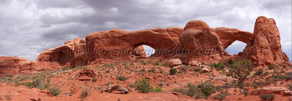 8177_04_10_2010_moab_arches_national_park_north_south_window_utah_red_rock_formation_sand_desert_autum_fall_color_panoramic_landscape_photography_23_12117x4188.jpg