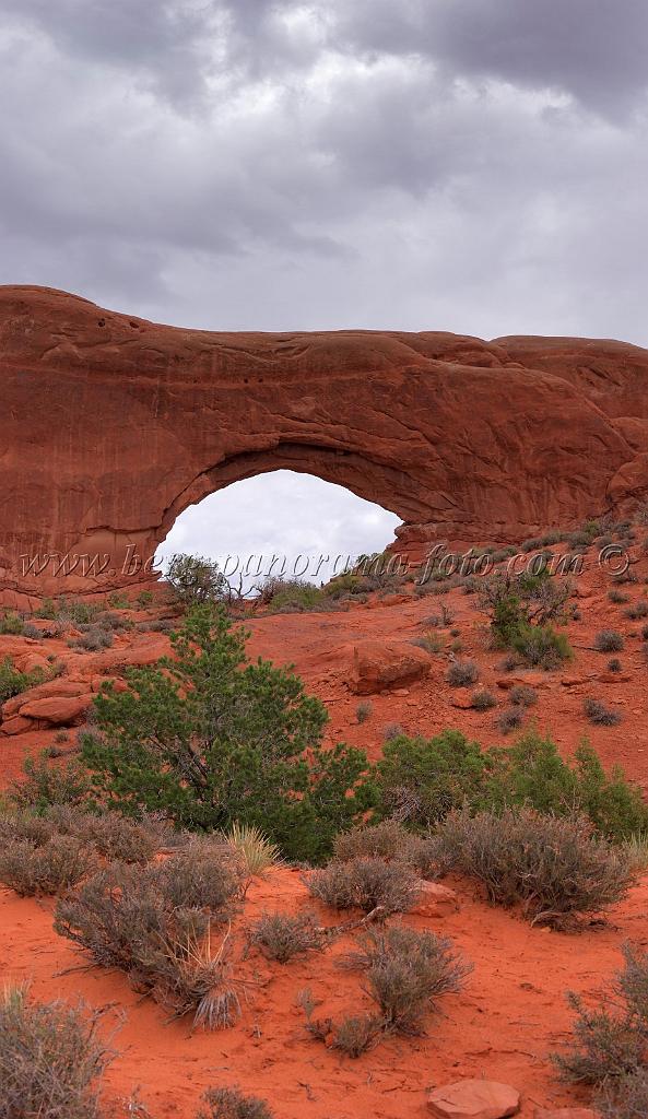 8185_04_10_2010_moab_arches_national_park_north_window_utah_red_rock_formation_sand_desert_autum_fall_color_panoramic_landscape_photography_17_4328x7478.jpg