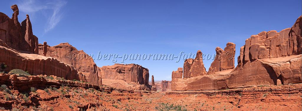 8064_03_10_2010_moab_arches_national_park_park_avenue_utah_red_rock_formation_sand_desert_autum_fall_color_panoramic_landscape_photography_7_11648x4289.jpg