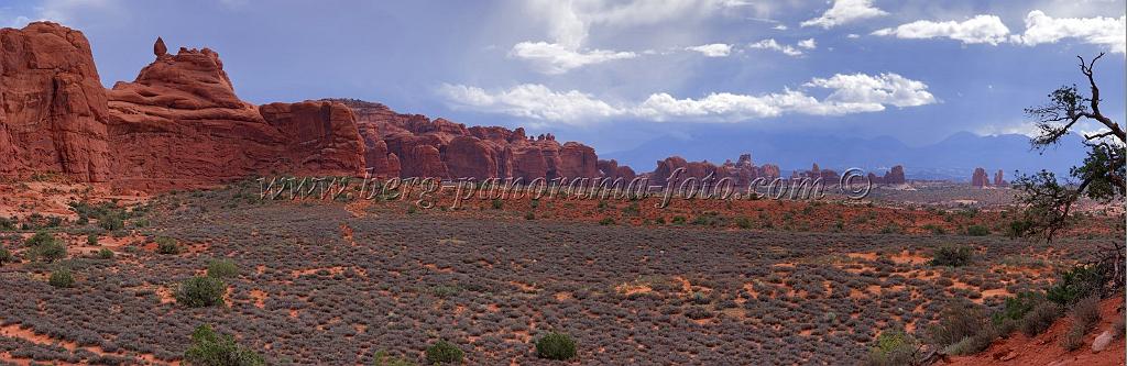 8193_04_10_2010_moab_arches_national_park_petrified_dunes_utah_red_rock_formation_sand_desert_autum_fall_color_panoramic_landscape_photography_7_12682x4126.jpg