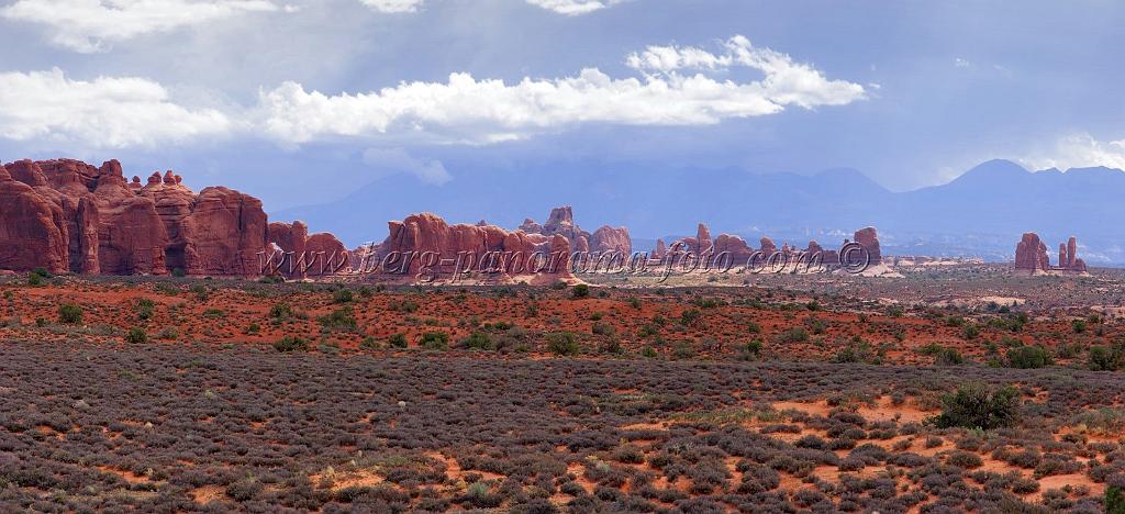 8194_04_10_2010_moab_arches_national_park_petrified_dunes_utah_red_rock_formation_sand_desert_autum_fall_color_panoramic_landscape_photography_8_8820x4035.jpg