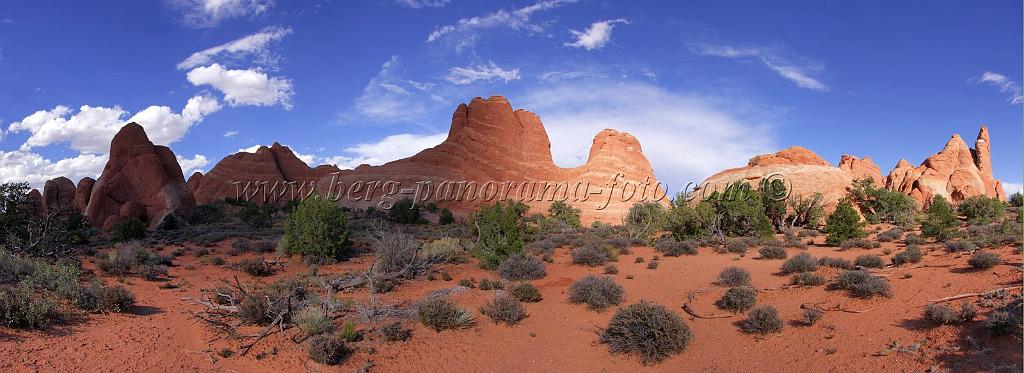 8198_04_10_2010_moab_arches_national_park_skyline_arch_utah_red_rock_formation_sand_desert_autum_fall_color_panoramic_landscape_photography_89_11327x4130.jpg