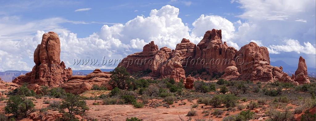 8210_04_10_2010_moab_arches_national_park_south_arch_utah_red_rock_formation_sand_desert_autum_fall_color_panoramic_landscape_photography_29_10839x4169.jpg