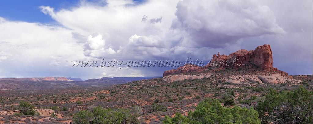 8189_04_10_2010_moab_arches_national_park_panorama_point_utah_red_rock_formation_sand_desert_autum_fall_color_panoramic_landscape_photography_61_10243x4077.jpg