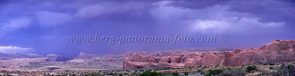 8214_04_10_2010_moab_arches_national_park_thunderstorm_lightning_utah_red_rock_formation_sand_desert_autum_fall_color_panoramic_landscape_photography_104_15826x4090.jpg