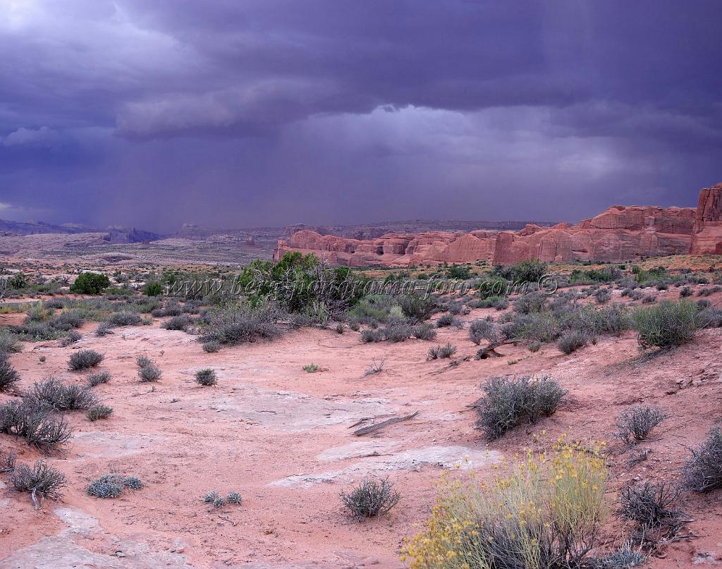 8215_04_10_2010_moab_arches_national_park_thunderstorm_lightning_utah_red_rock_formation_sand_desert_autum_fall_color_panoramic_landscape_photography_105_6444x5082