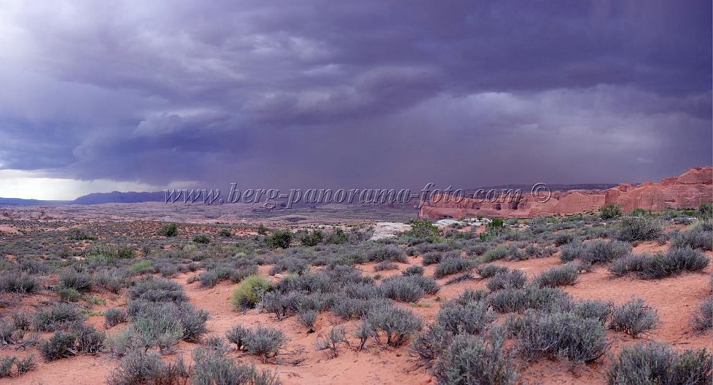 8216_04_10_2010_moab_arches_national_park_thunderstorm_lightning_utah_red_rock_formation_sand_desert_autum_fall_color_panoramic_landscape_photography_106_8245x4465.jpg