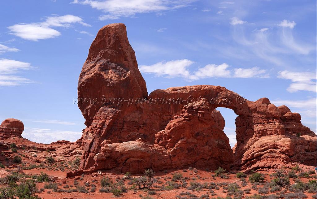 8234_04_10_2010_moab_arches_national_park_turret_arch_utah_red_rock_formation_sand_desert_autum_fall_color_panoramic_landscape_photography_30_8886x5582.jpg
