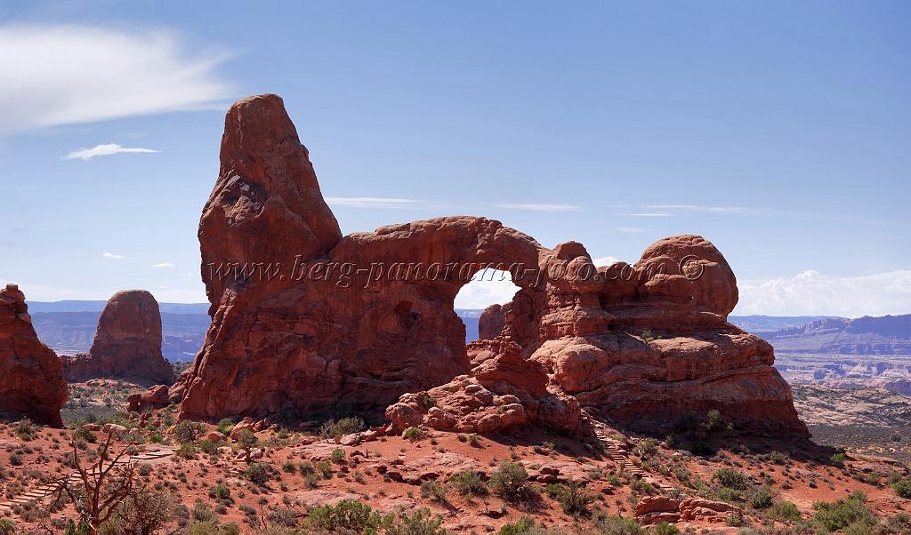 8236_04_10_2010_moab_arches_national_park_turret_arch_utah_red_rock_formation_sand_desert_autum_fall_color_panoramic_landscape_photography_40_8735x5138.jpg
