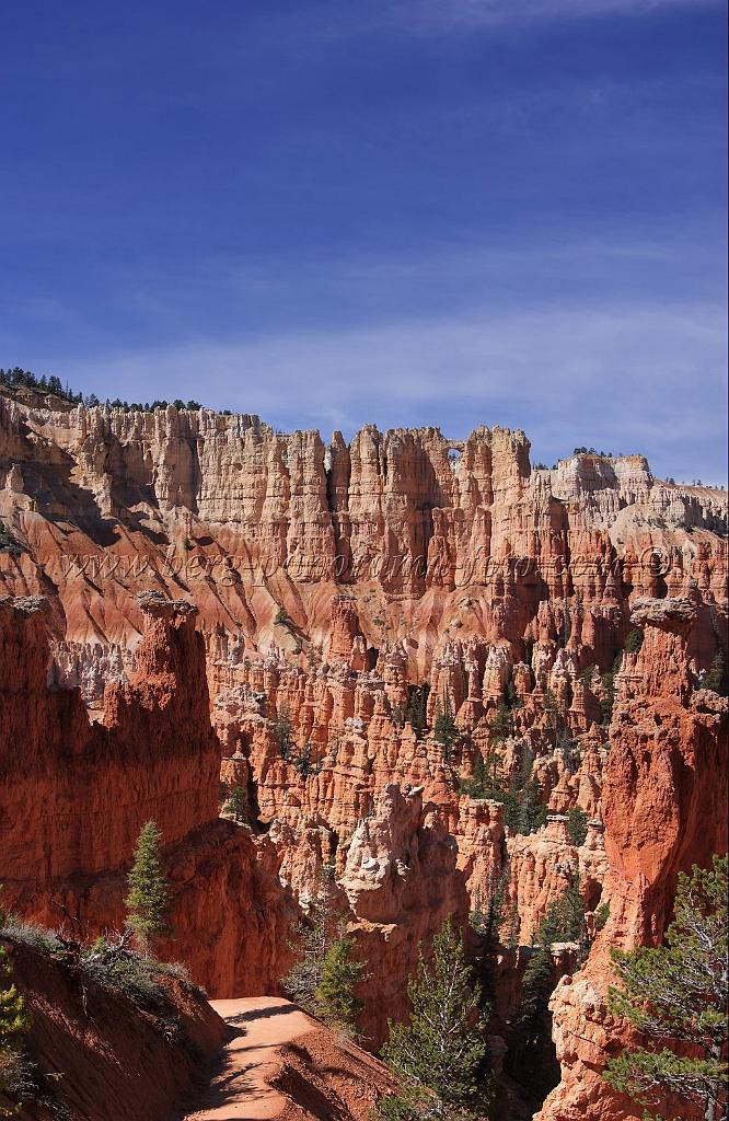8666_09_10_2010_bryce_canyon_national_park_utah_bryce_point_peekaboo_loop_trail_red_rock_scenic_outlook_sky_cloud_panoramic_landscape_photography_panorama_landschaft_46_4260x6553.jpg