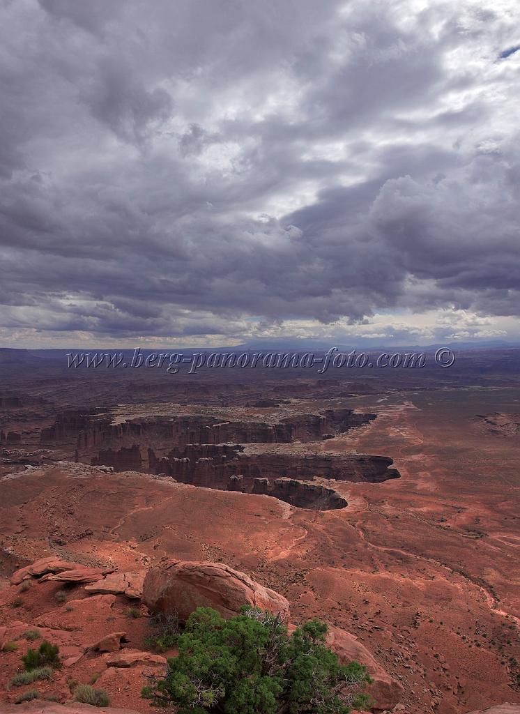 8256_05_10_2010_moab_canyonlands_national_park_grand_viewpoint_road_utah_canyon_grand_viewpoint_red_rock_formation_panoramic_landscape_photography_68_4624x6340.jpg
