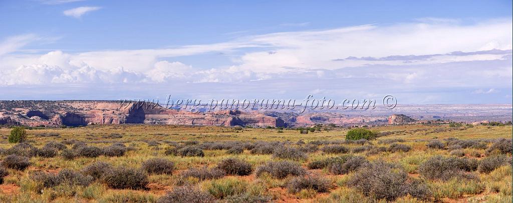 8264_05_10_2010_moab_canyonlands_national_park_islands_in_the_sky_utah_canyon_grand_viewpoint_red_rock_formation_panoramic_landscape_photography_15_10591x4199.jpg