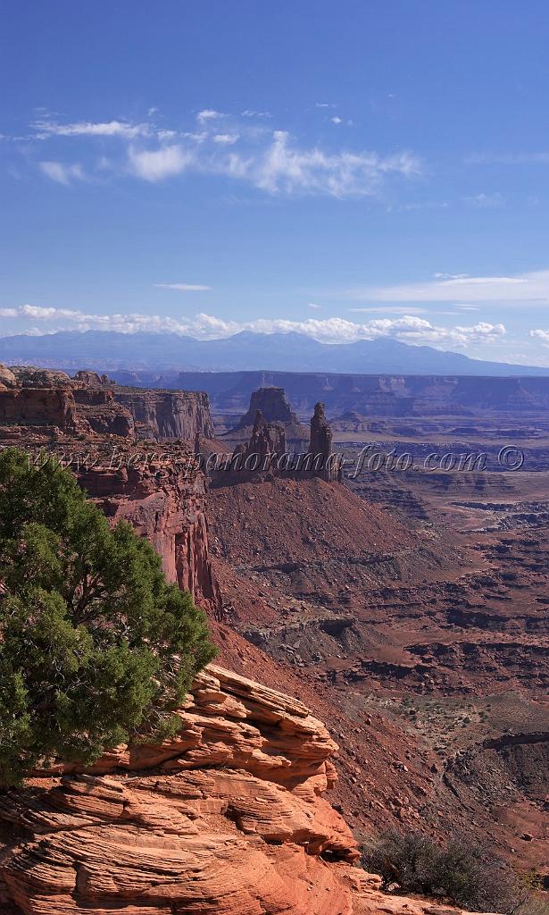 8276_05_10_2010_moab_canyonlands_national_park_islands_in_the_sky_utah_canyon_grand_viewpoint_red_rock_formation_panoramic_landscape_photography_33_4122x6856.jpg