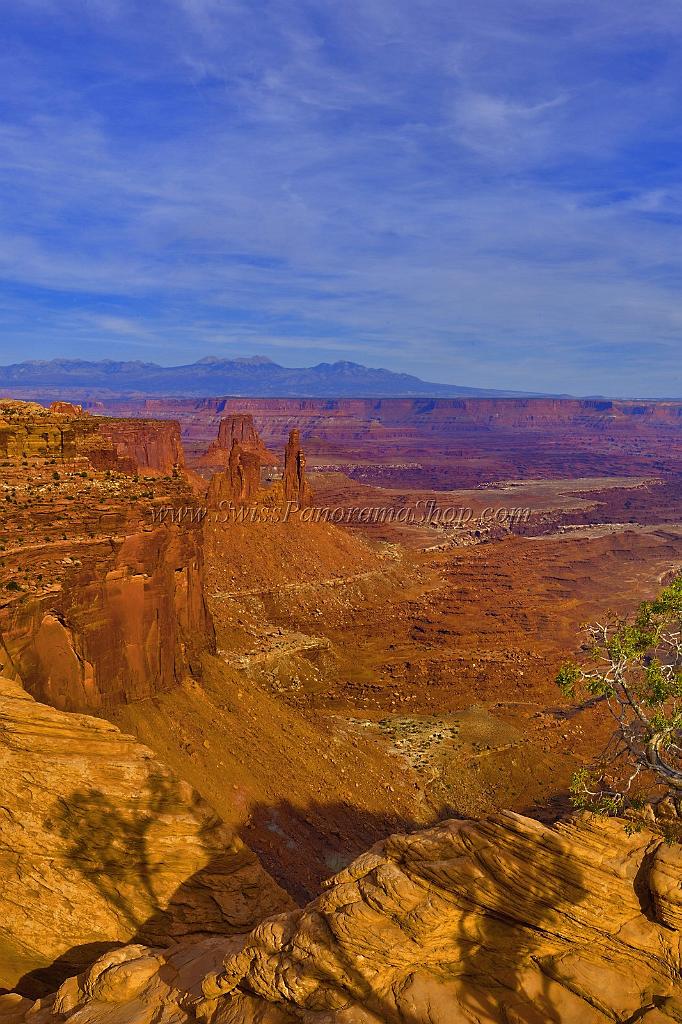 13939_09_10_2012_moab_canyonlands_national_park_mesa_arch_islands_in_the_sky_utah_canyon_grand_viewpoint_red_rock_formation_panoramic_landscape_photography_panorama_34_7183x10779.jpg