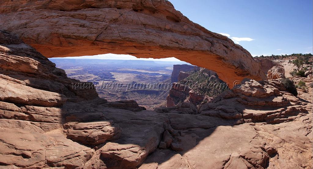 8283_05_10_2010_moab_canyonlands_national_park_mesa_arch_islands_in_the_sky_utah_canyon_grand_viewpoint_red_rock_formation_panoramic_landscape_photography_27_7908x4273.jpg