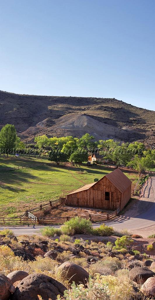 9016_12_10_2010_fruita_capitol_reef_national_park_utah_landscape_barn_farm_ranch_color_outlook_viewpoint_panoramic_photography_panorama_landscape_landschaft_66_4152x8006.jpg