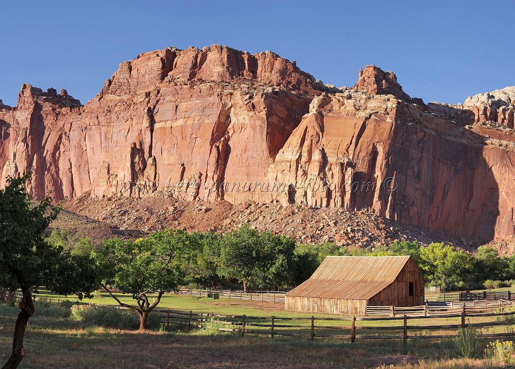 9020_12_10_2010_fruita_capitol_reef_national_park_utah_landscape_barn_farm_ranch_color_outlook_viewpoint_panoramic_photography_panorama_landscape_landschaft_70_8853x6352.jpg