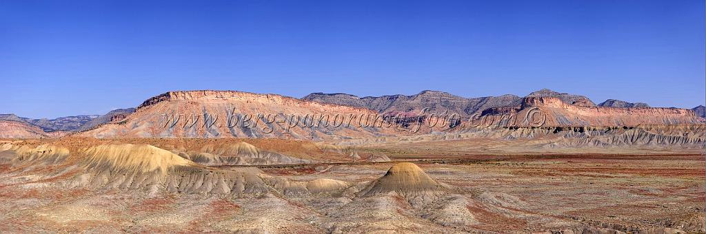 8024_03_10_2010_crescent_junction_utah_red_rock_formation_sand_desert_autum_fall_color_panoramic_landscape_photography_1_12520x4169