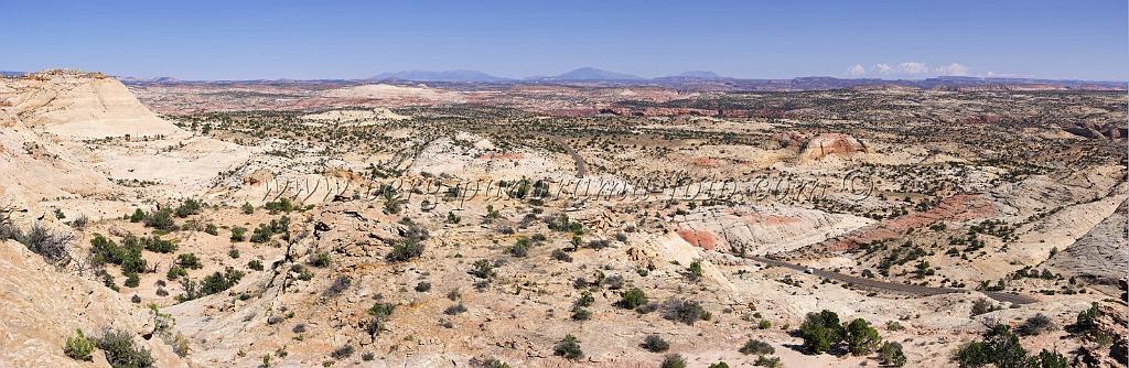 9013_12_10_2010_escalante_utah_colorful_landscape_red_rock_color_outlook_viewpoint_panoramic_photography_photo_panorama_landscape_landschaft_45_12667x4133.jpg