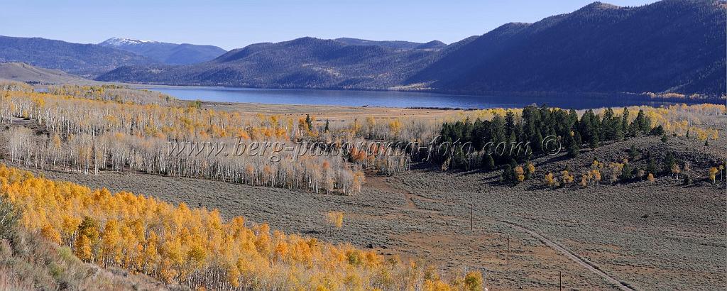 9088_13_10_2010_fish_lake_utah_autumn_color_fall_foliage_leaves_mountain_forest_panoramic_photography_photo_foto_panorama_landscape_landschaft_16_10072x4040.jpg