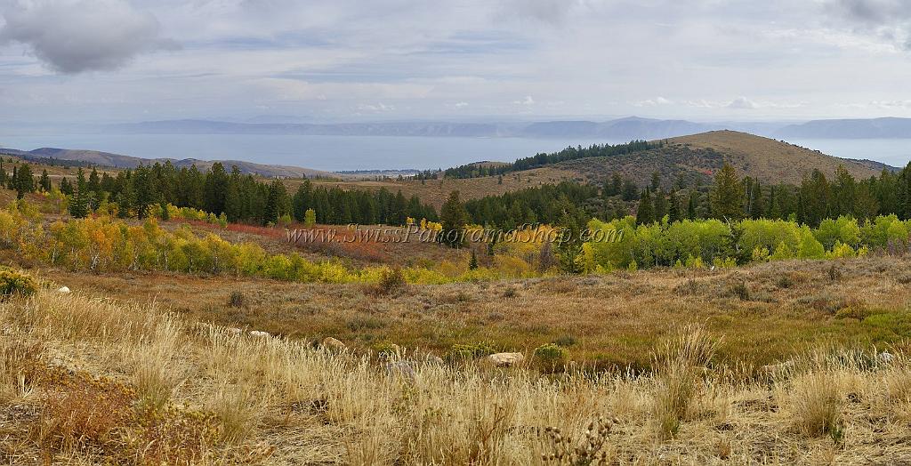 13033_24_09_2012_garden_city_bear_lake_utah_river_tree_autumn_color_colorful_fall_foliage_leaves_mountain_forest_panoramic_landscape_photography_landschaft_foto_10_14673x7510