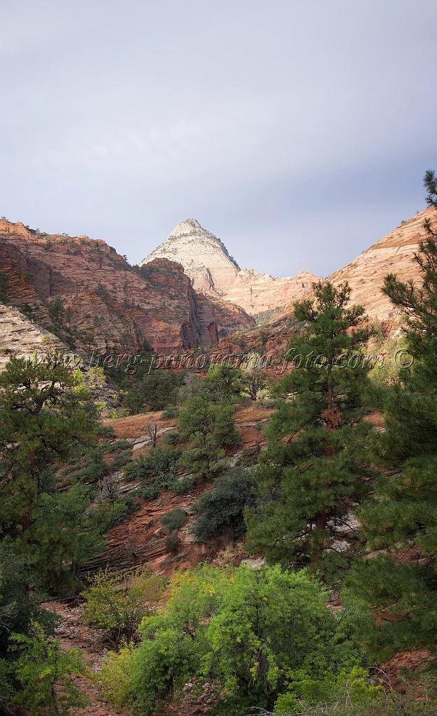 8412_07_10_2010_mount_carmel_zion_national_park_utah_red_rock_formation_valley_scenic_outlook_sky_cloud_panoramic_landscape_photography_panorama_landschaft_12_4099x6710.jpg