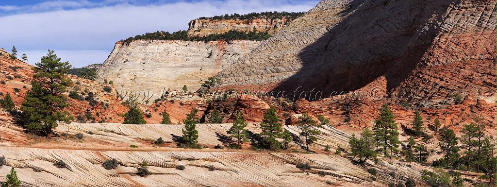 8428_07_10_2010_mount_carmel_zion_national_park_utah_red_rock_formation_valley_scenic_outlook_sky_cloud_panoramic_landscape_photography_panorama_landschaft_89_10946x4112.jpg