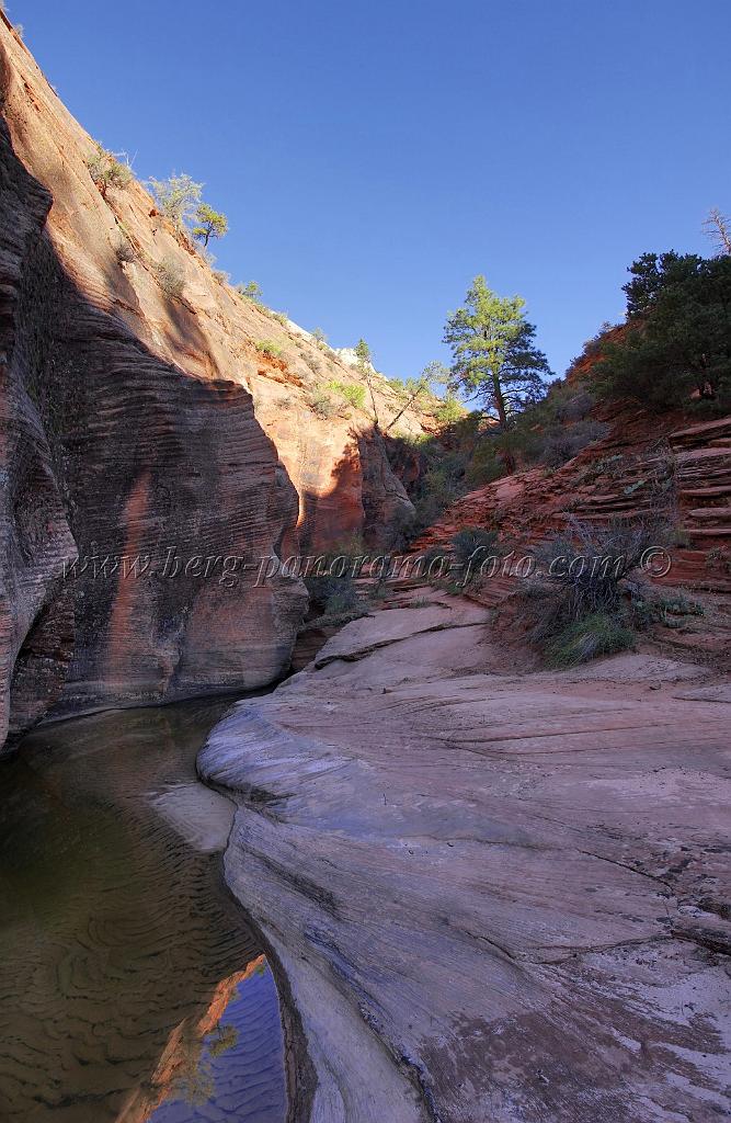 8512_08_10_2010_mount_carmel_zion_national_park_utah_red_rock_formation_valley_scenic_outlook_sky_cloud_panoramic_landscape_photography_panorama_landschaft_11_4250x6523.jpg