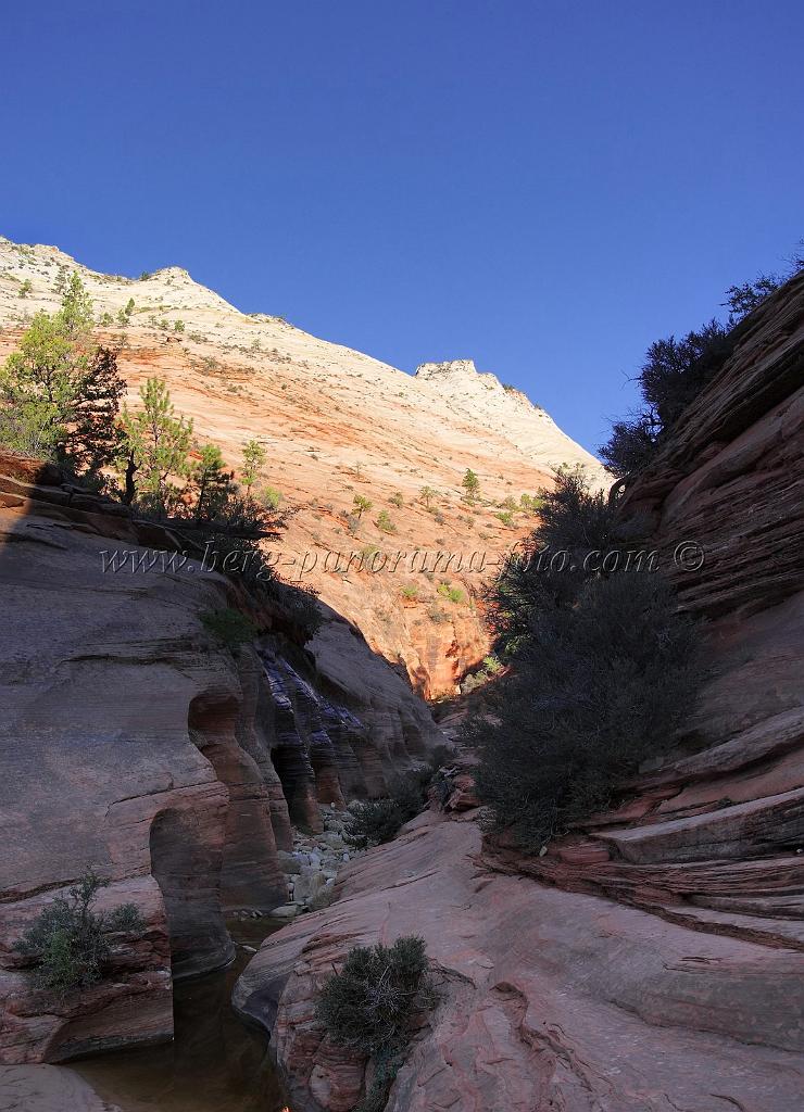 8517_08_10_2010_mount_carmel_zion_national_park_utah_red_rock_formation_valley_scenic_outlook_sky_cloud_panoramic_landscape_photography_panorama_landschaft_16_4300x5943.jpg